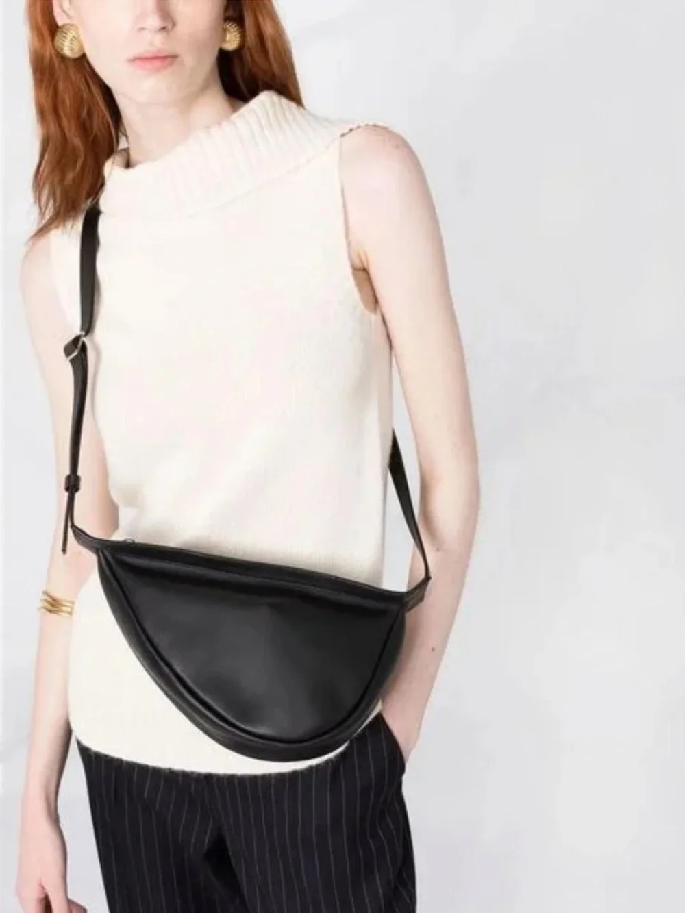 The Row Slouchy Banana Bag in Smooth Calfskin - Picture 15 of 16